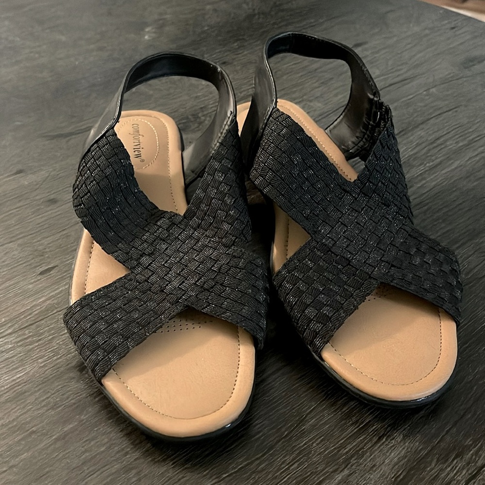 BRAND NEW Comfortview Women’s black cross strap